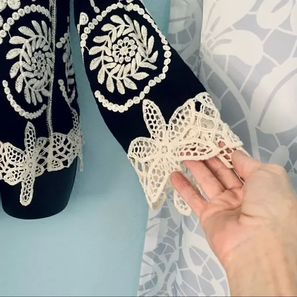 LAPIS Black & Cream Floral Lace Crochet Boho Blouse Size Small - Picture 6 of 14